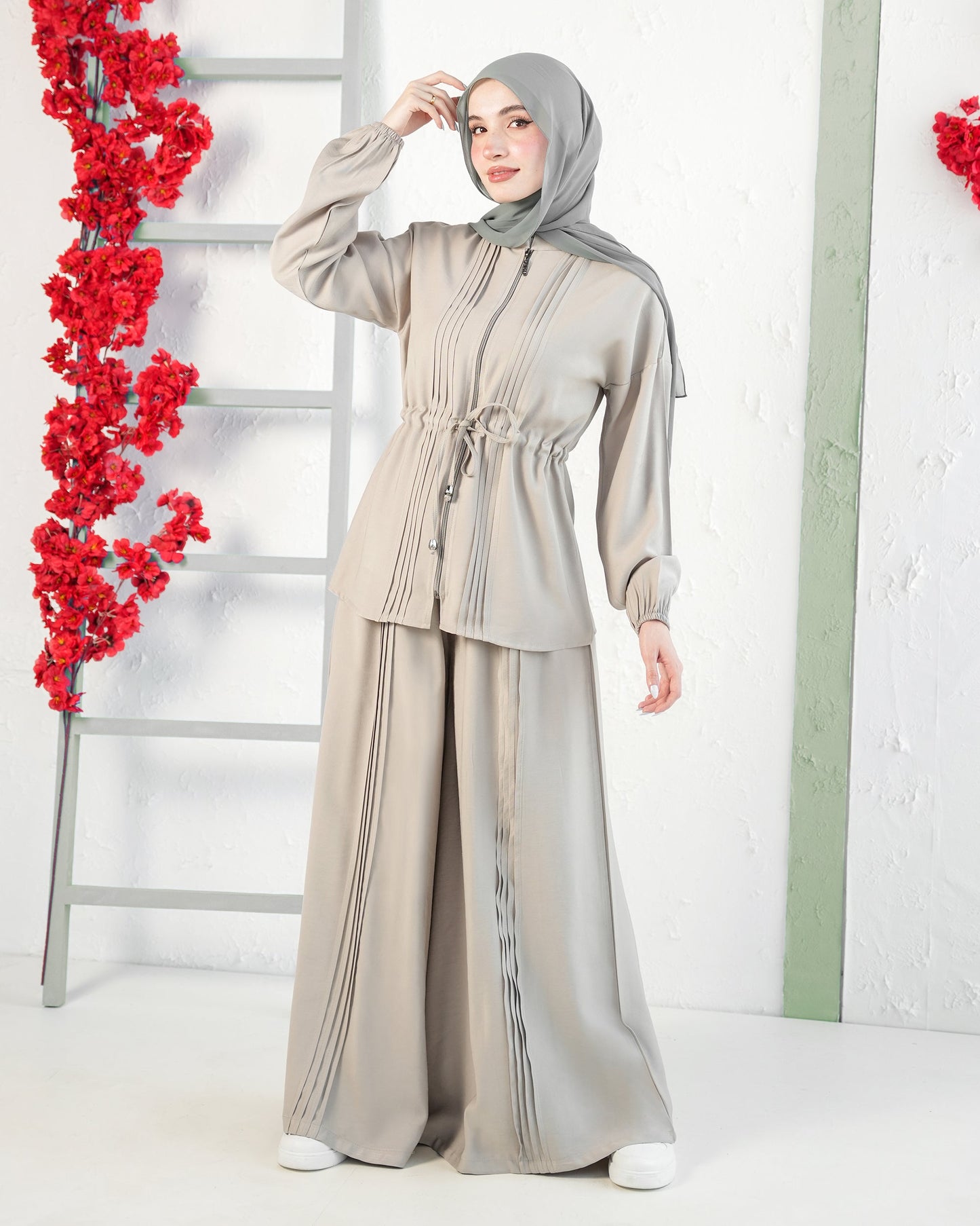 Summer Two-Piece with Wide Trousers