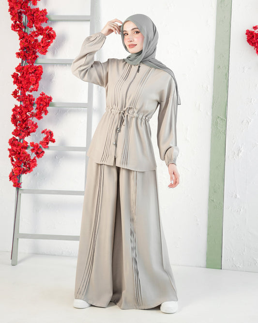 Summer Two-Piece with Wide Trousers
