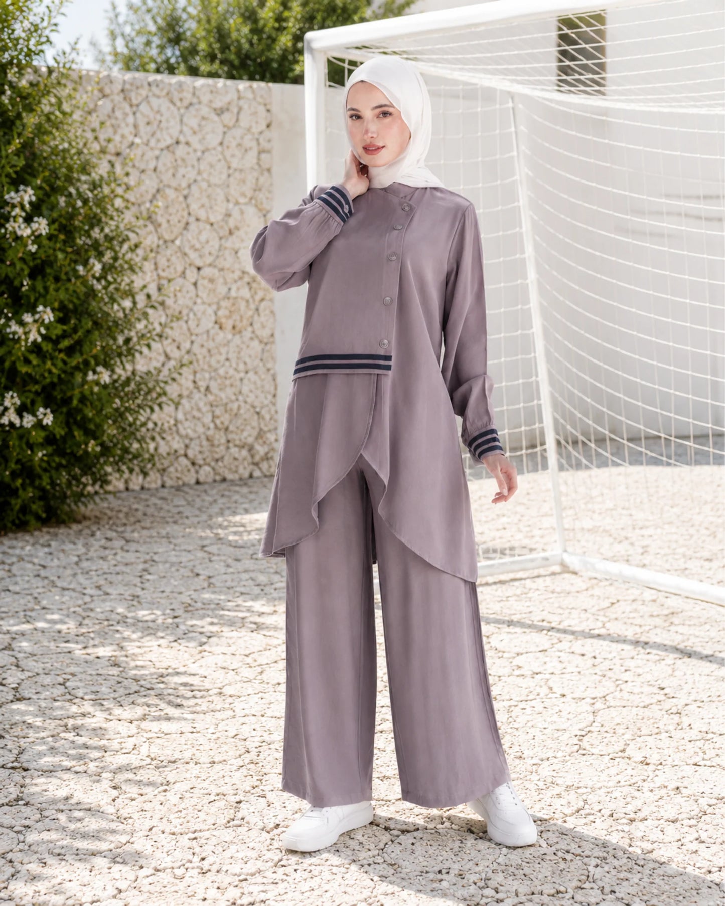 Elegante tweedelige dames set met verfijnde details